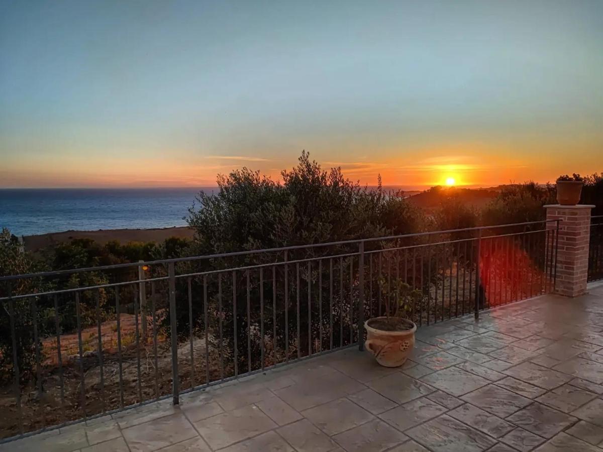 Il Casale Di Bovo Marina Villa Montallegro Bagian luar foto